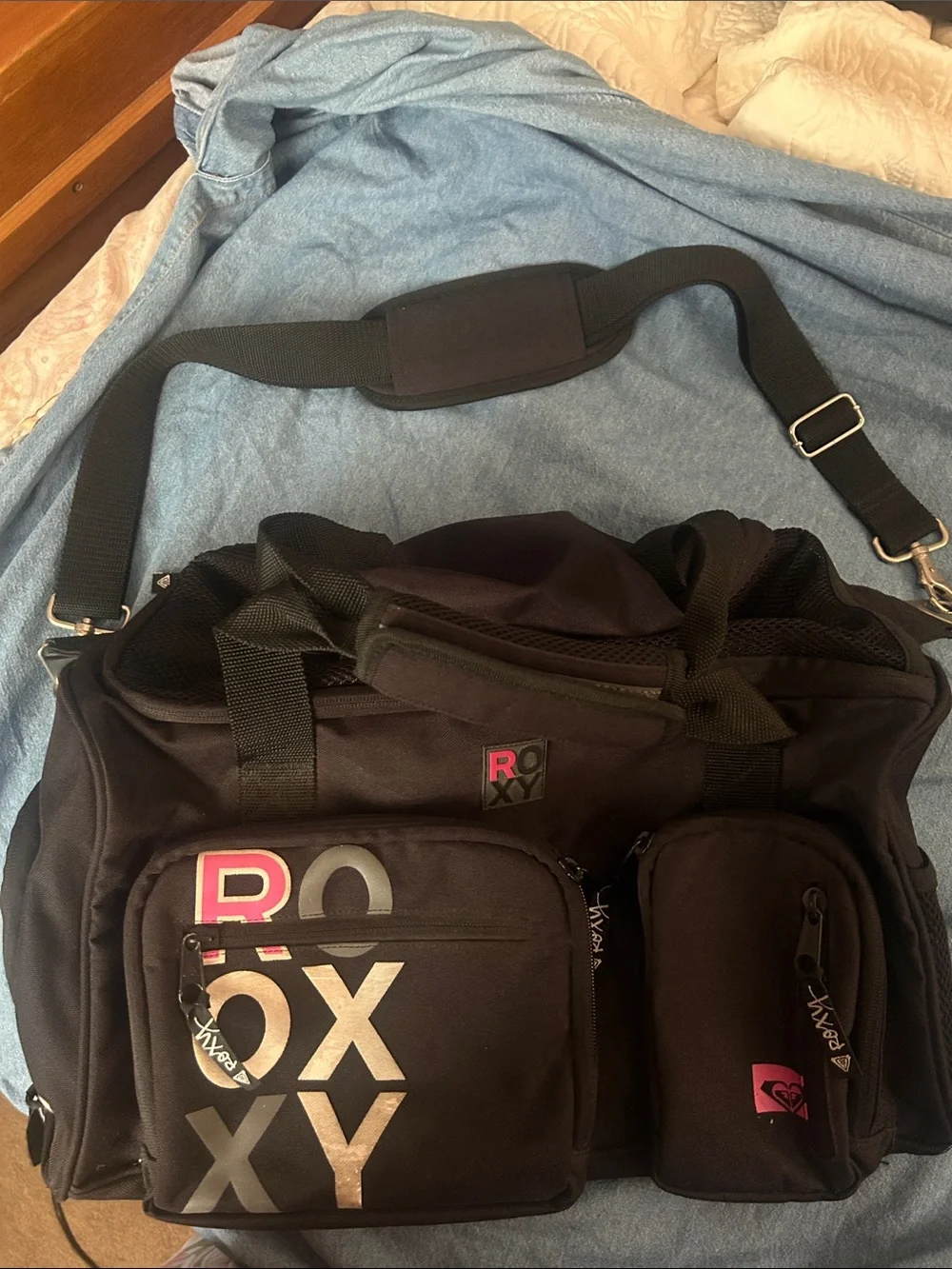 Roxy Black Duffel Bag with Pink Logo Accents-Very Nice Quality Bag